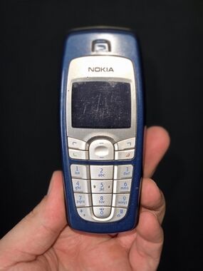 Nokia Vintage Cellphone - Blue/Silver - Untested Parts Only